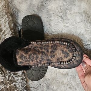 Hey Dudes “Denny” leopard print bootie. Size 8 in women’s